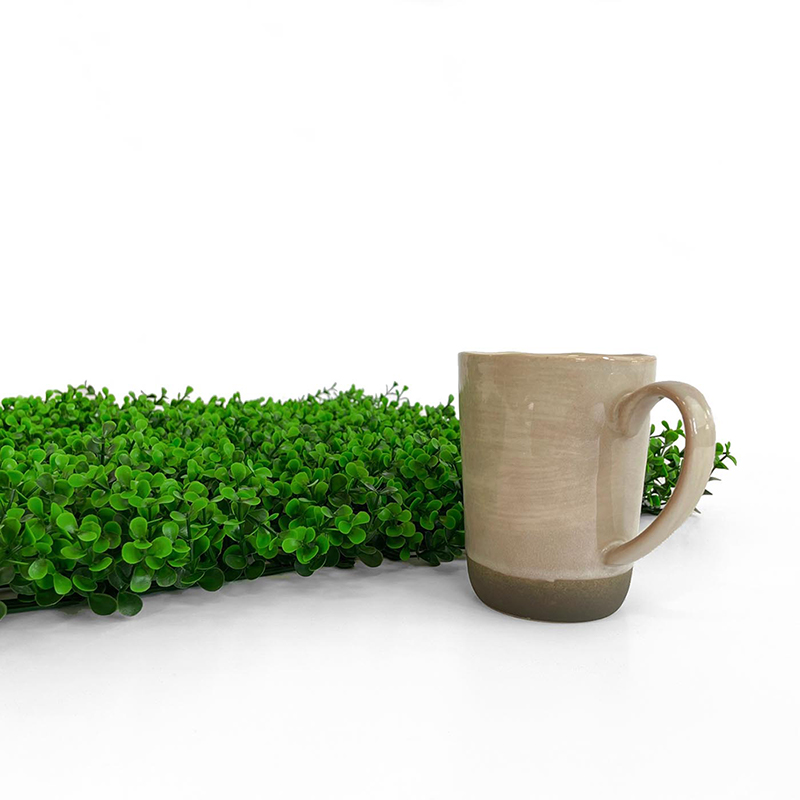 thickness of the artificial boxwood dark hedge tile