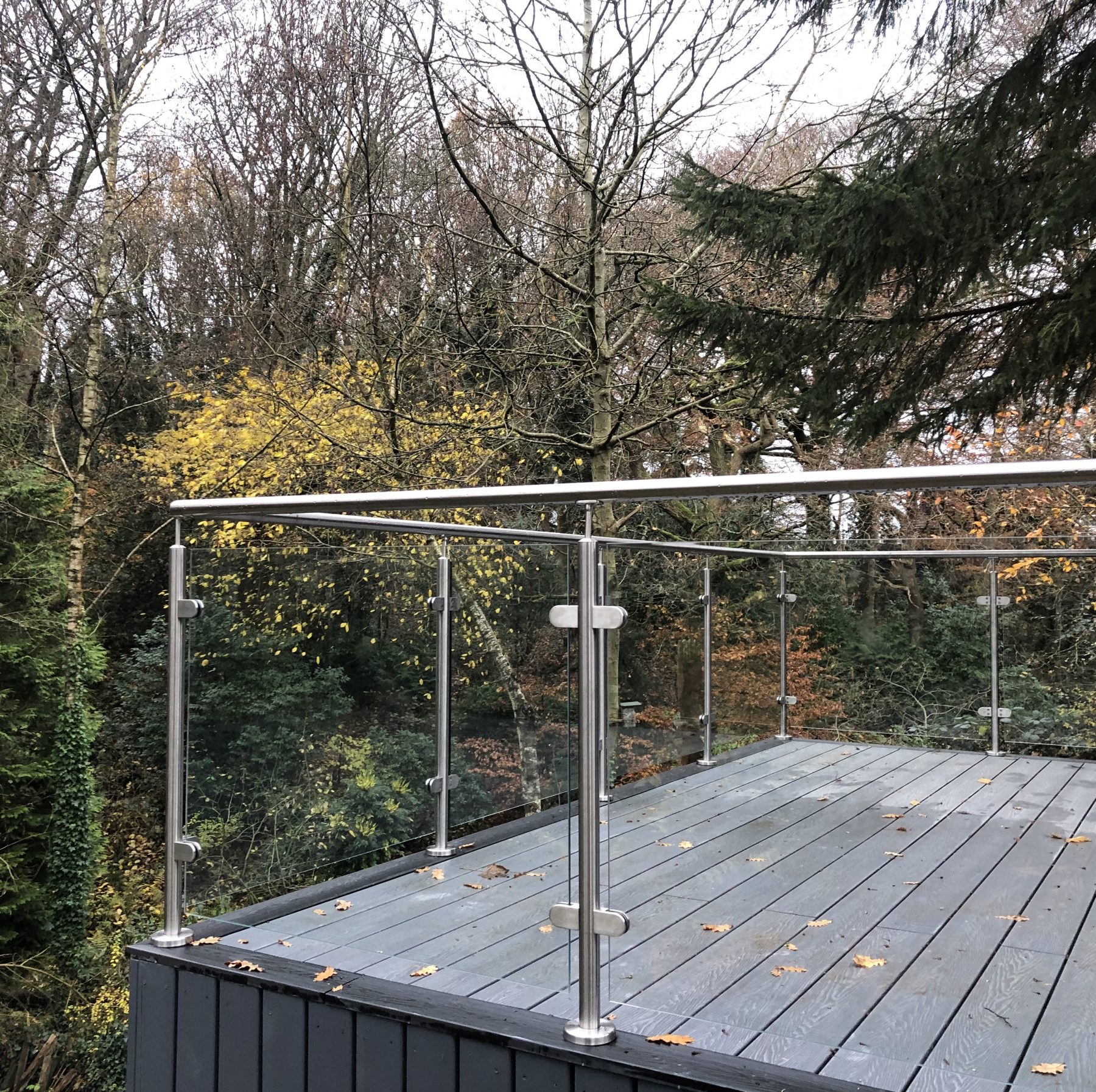 stainless steel handrail with glass pane system
