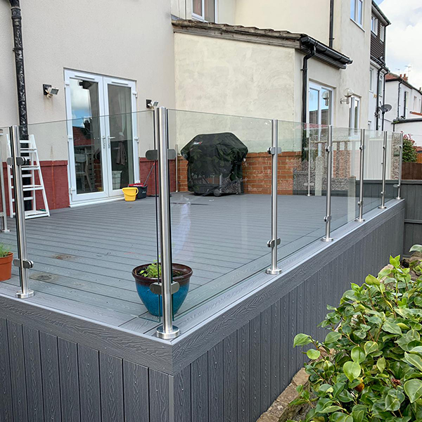sleek semi frameless glass balustrade