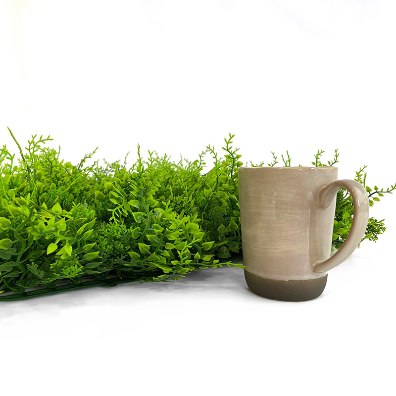 thickness of the conifer artificial hedge tile