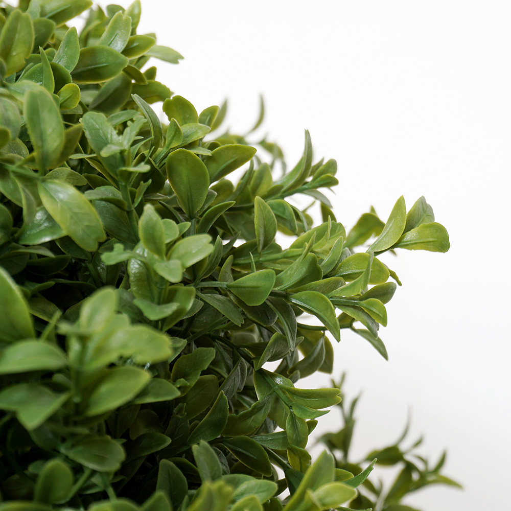 artificial foliage of the outdoor boxwood ball trees
