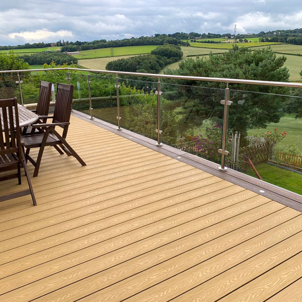 decking balustrade system with handrail in stainless steel