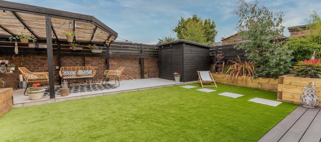 Beautiful artificial lawn in a modern Scottish garden