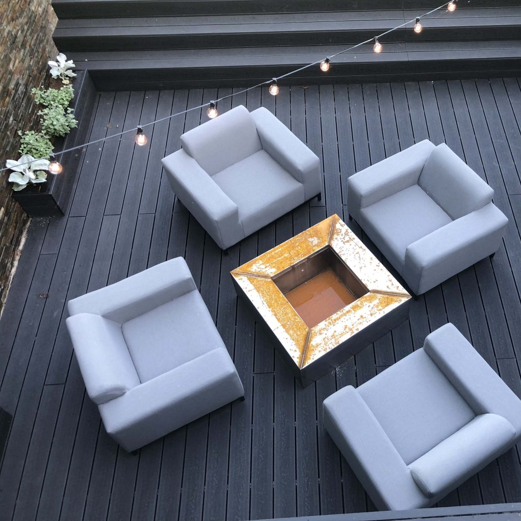 stylish and sleek black decking area for a timeless look
