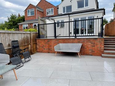 aluminium balustrade for decking and patio projects