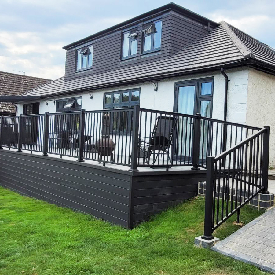 aluminium balustrade perfect for making decking safe